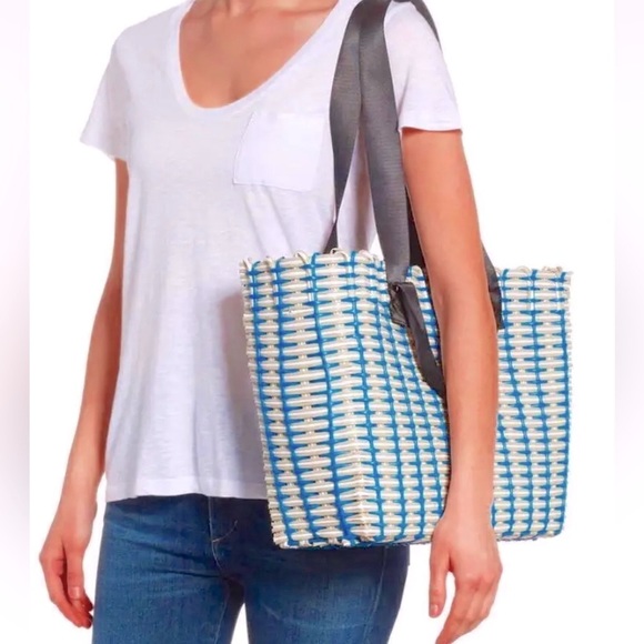 Nordstrom STURDY Tote XLARGE Shopper & Pouch VIRTUALLY INDESTRUCTIBLE Roomy NWT - Picture 3 of 9